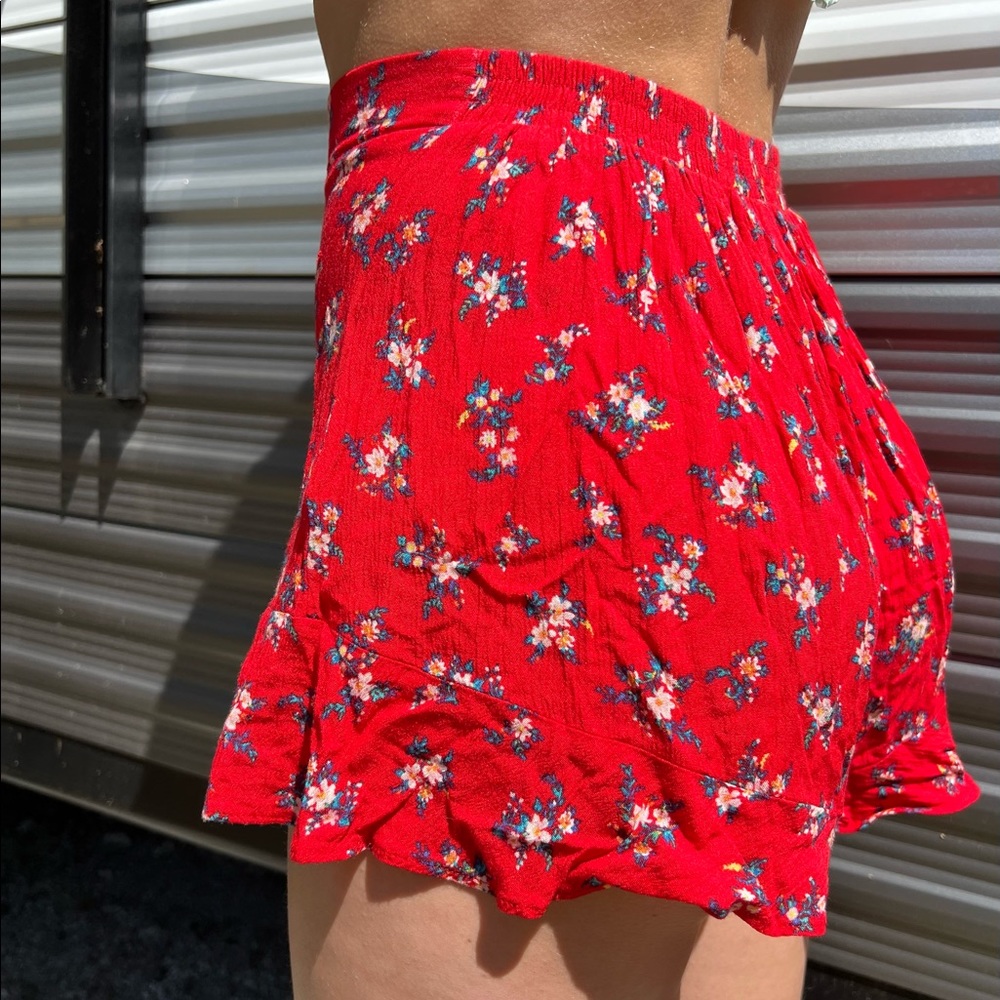 American Eagle outfitters red floral shorts